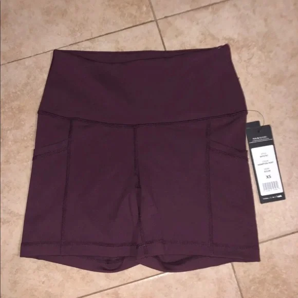 Yogalicious short leggings with pockets - Picture 1 of 6